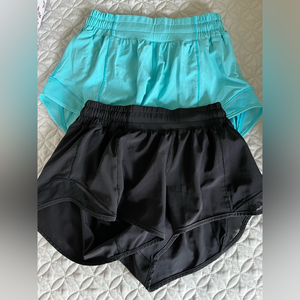 Hotty Hot lululemon low rise shirts. 2.5 inch inseam. Size  4.